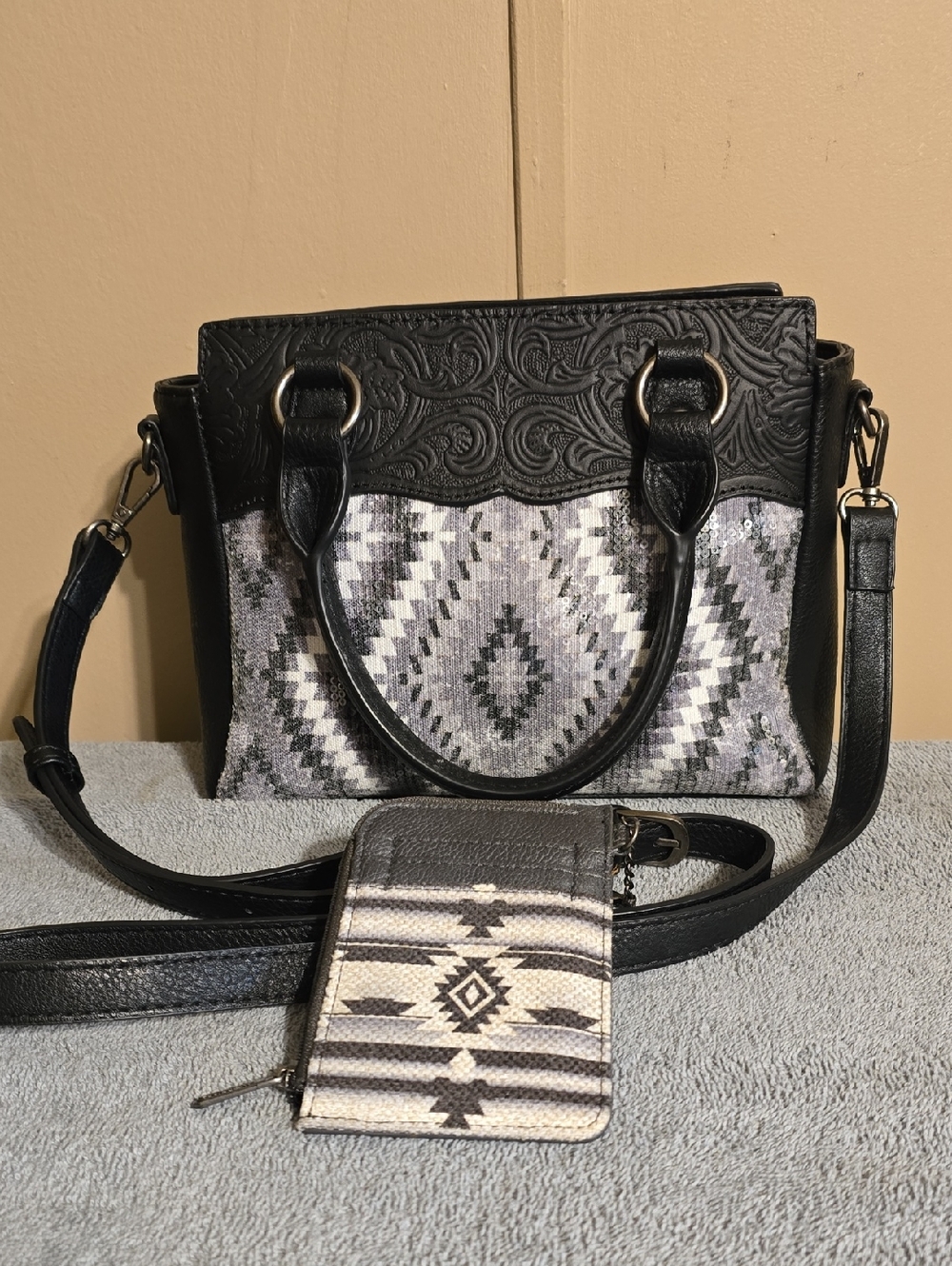 Montana West Black and Gray Aztec Crossbody And Matching Wrangler Wristlet!!